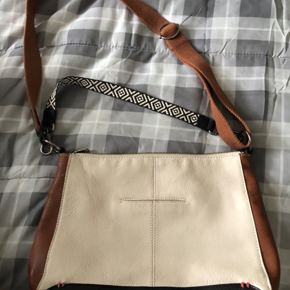 Purse - Picture 4 of 4